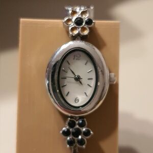 🦋10/$20🦋 FMDAL643 Silver/MOP Rhinestone Women's Watch